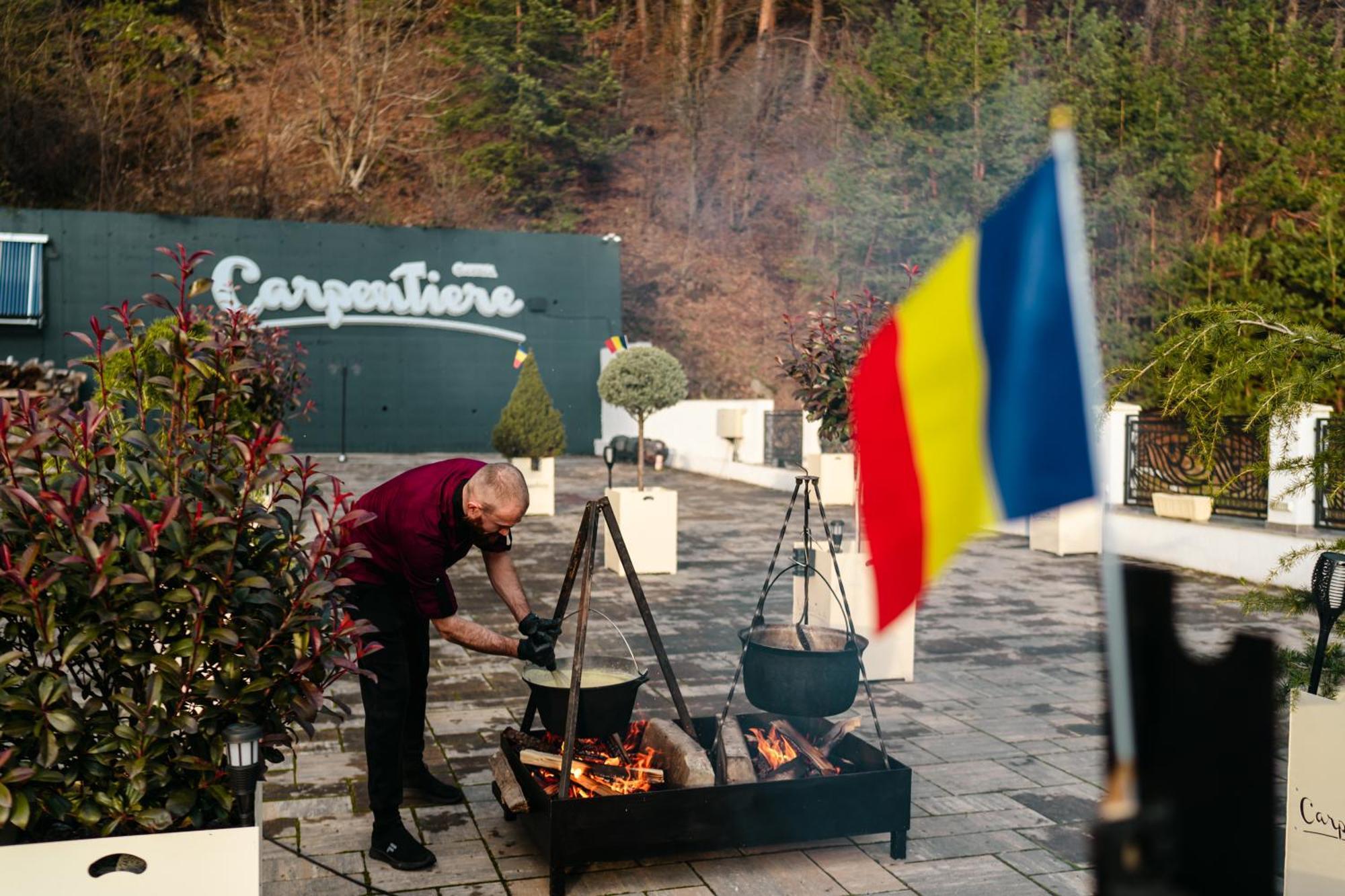 Carpentiere Arena 호텔 Răşinari 외부 사진